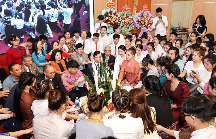 Thành lập Chi hội Hội hữu nghị Việt Nam - Lào Trường Cao đẳng y tế Phú Thọ