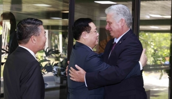 Chủ tịch Quốc hội Vương Đình Huệ phát biểu tại phiên họp đặc biệt của Quốc hội Cuba