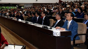 viet nam va cuba chung tay vi the gioi hoa binh va phat trien ben vung