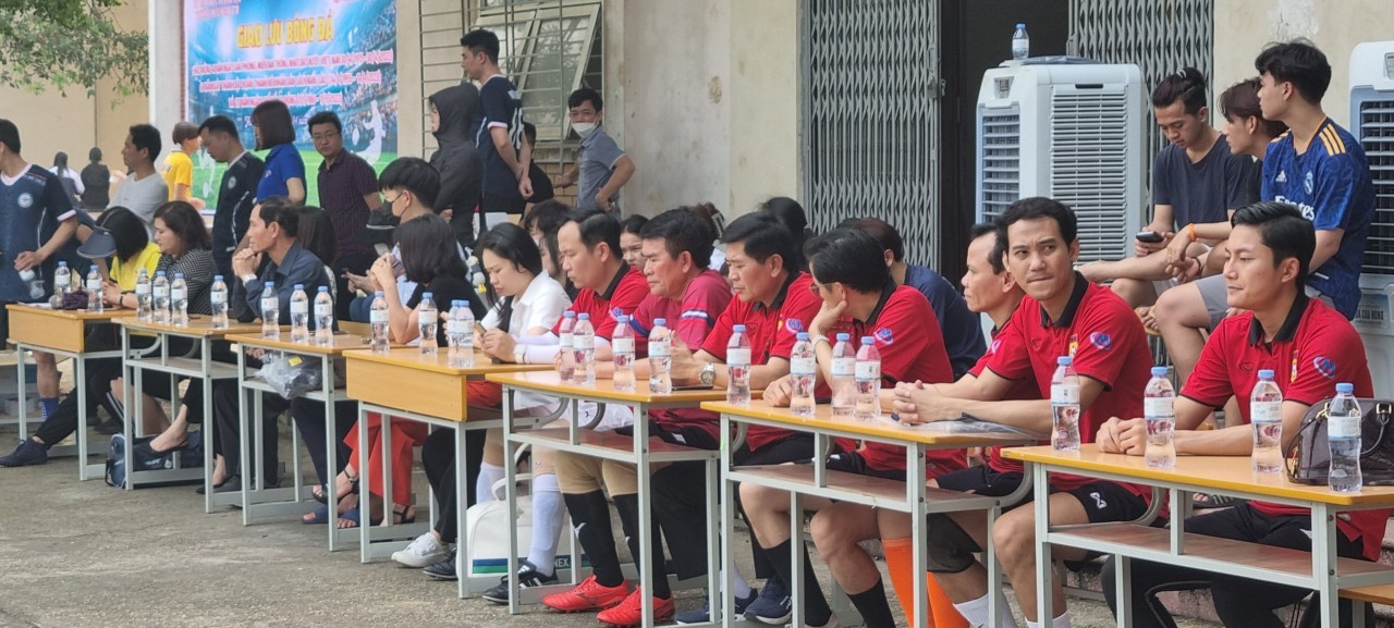 Đại sứ quán Lào tại Việt Nam - Trường Hữu nghị T78: giao lưu hữu nghị qua bóng đá
