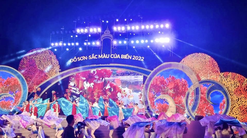 chương trình nghệ thuật “Đồ Sơn - Sắc màu của biển 2022” (Ảnh: Hải Yến).