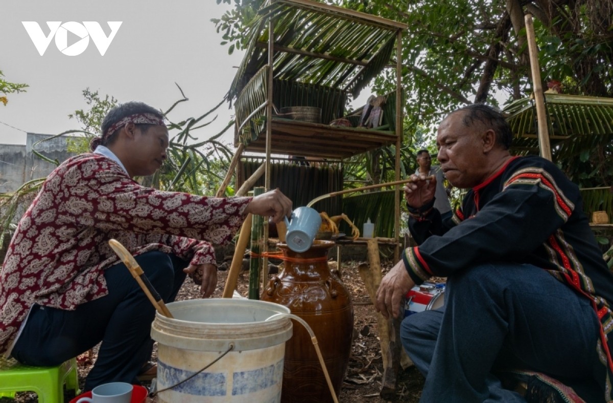 Lễ cầu mưa của người Êđê tại Buôn Ma Thuột
