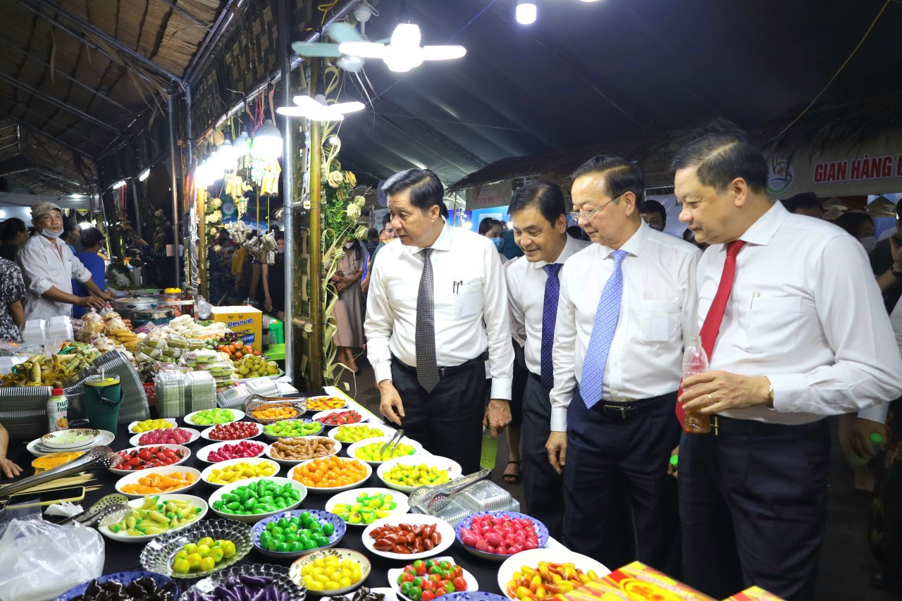 Thực khách có cơ hội thưởng thức nhiều món bánh dân gian Nam Bộ nổi tiếng