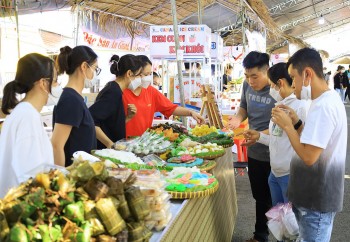 Thực khách có cơ hội thưởng thức nhiều món bánh dân gian Nam Bộ nổi tiếng