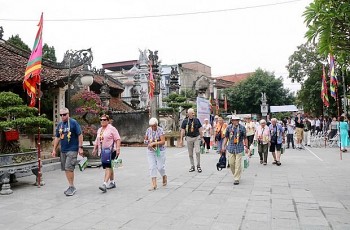 Gần 1 triệu lượt khách quốc tế đến Việt Nam trong tháng 4