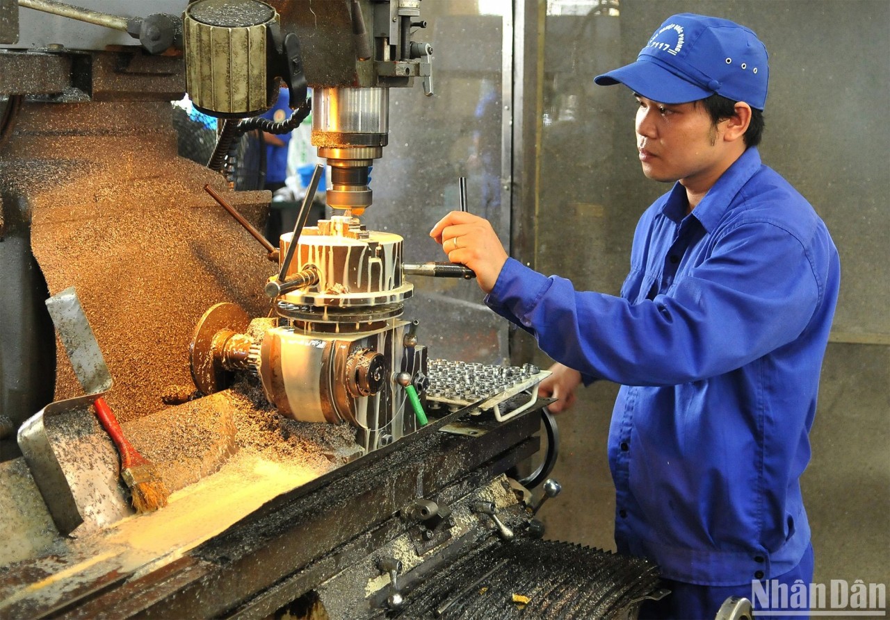 [Ảnh] Nét đẹp trong lao động, sản xuất