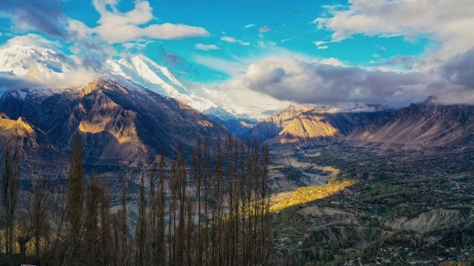 Những cô gái Việt bên rặng núi tuyết Pakistan