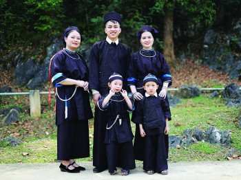 net dep trang phuc dan toc nung an
