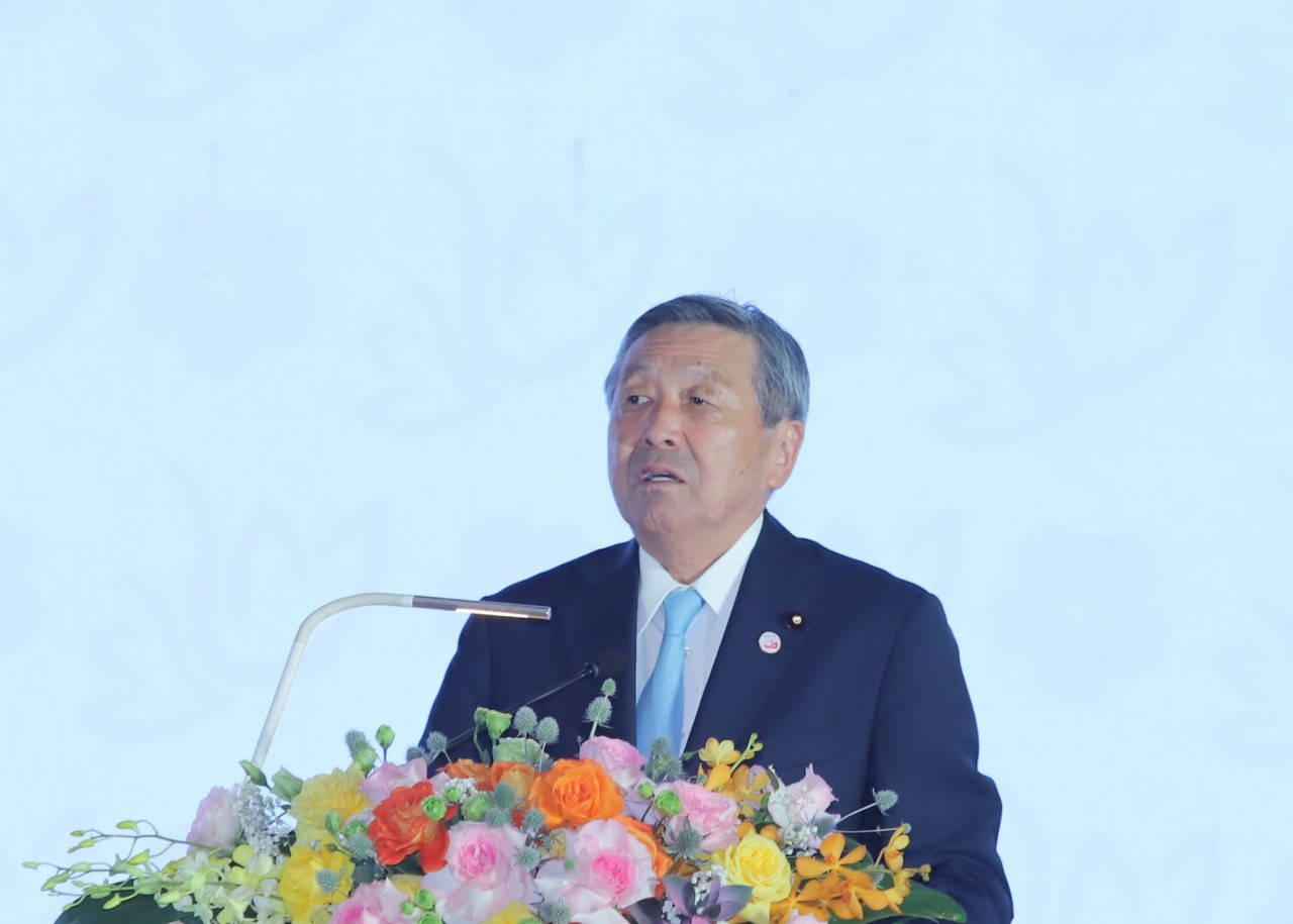 Ông Hayashi Motoo, Tổng thư ký Liên minh nghị sĩ hữu nghị Nhật Bản - Việt Nam phát biểu tại hội nghị