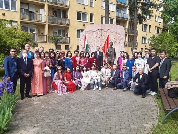 Tượng đài Chủ tịch Hồ Chí Minh ở Zalaegerszeg: Biểu tượng tình hữu nghị Việt Nam - Hungary
