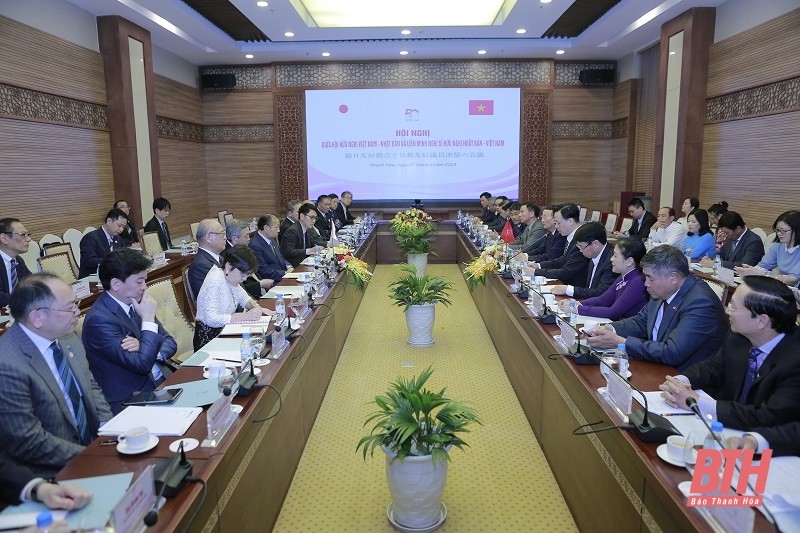 Trung ương Hội hữu nghị Việt Nam – Nhật Bản và Đoàn công tác Liên minh Nghị sỹ hữu nghị Nhật Bản – Việt Nam (Ảnh: Báo Thanh Hóa).