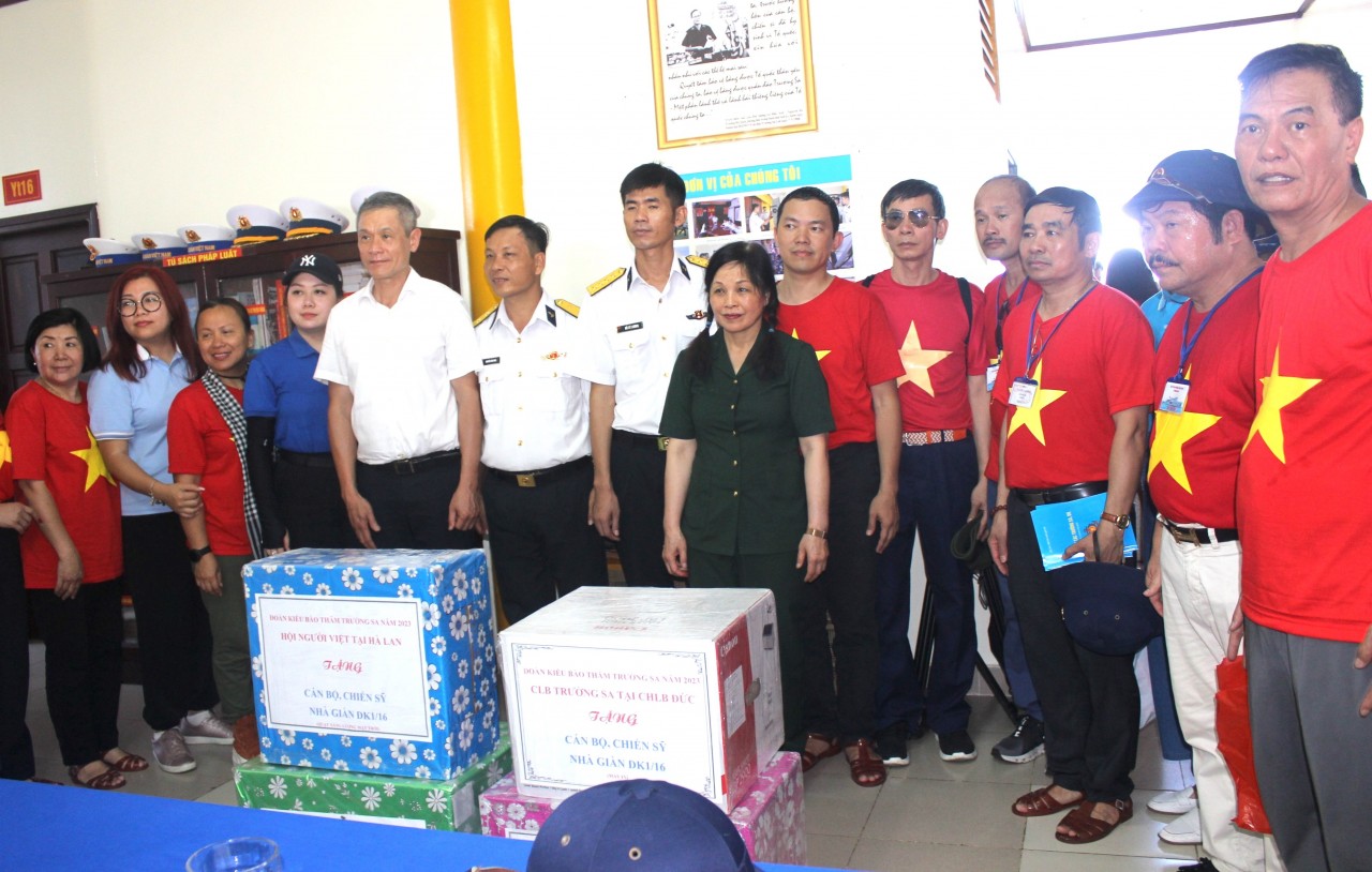 Kỳ 2: Hội ngộ nơi đảo xa