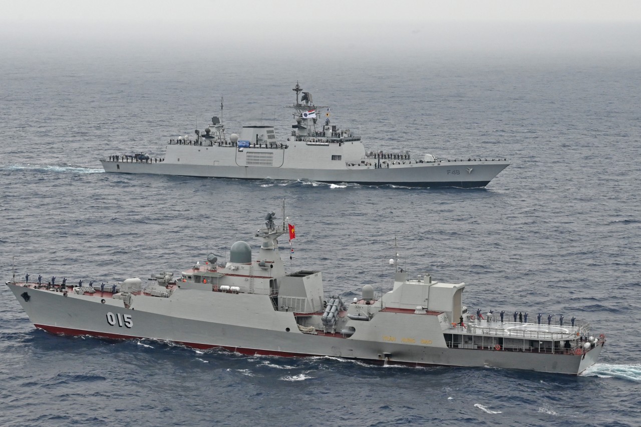 Chùm ảnh Tàu 015-Trần Hưng Đạo diễn tập Hàng hải đa phương Ấn Độ-ASEAN (AIME) năm 2023