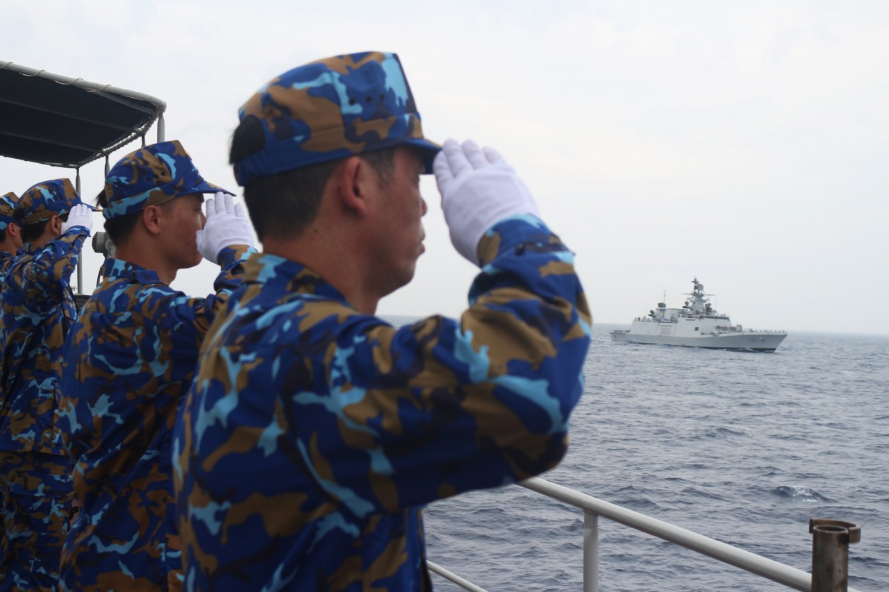 Chùm ảnh Tàu 015-Trần Hưng Đạo diễn tập Hàng hải đa phương Ấn Độ-ASEAN (AIME) năm 2023