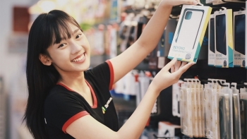 Doanh số vào vùng đáy, các chuỗi bán lẻ điện thoại lao vào cuộc đua khuyến mại