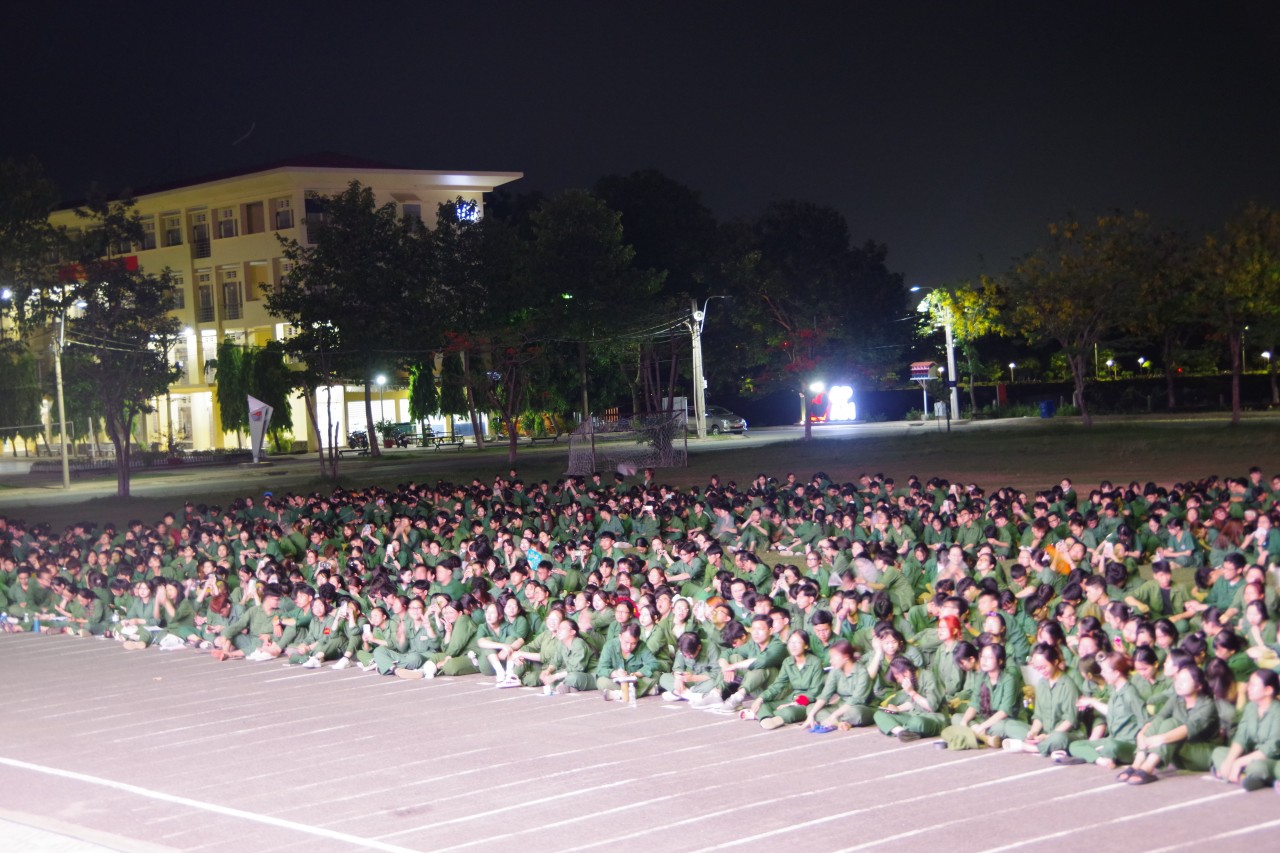 Vùng 2 Hải quân tuyên truyền về biển, đảo cho gần 2000 sinh viên TP.HCM