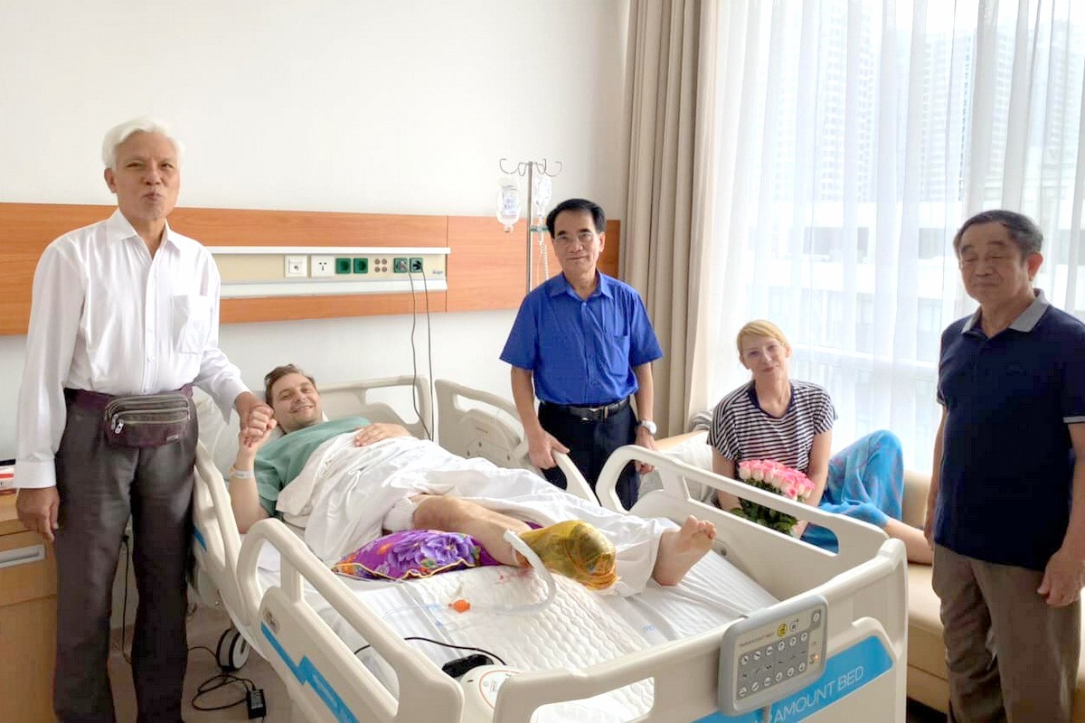 Hỗ trợ hai công dân Ba Lan gặp nạn ở Việt Nam