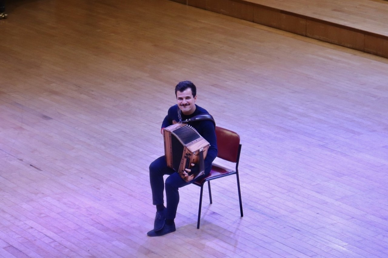 Nhạc sĩ, nghệ sỹ accordion Jakob Steinkellner đã đem đến đêm nhạc những bản nhạc do ông sáng tác cũng như những bản nhạc nổi tiếng trên thế giới như: Sunnseitn, Denkwechsel, Choral II, Wintersunn Walzer, Walzer fur'n Dati, Danke!... 
