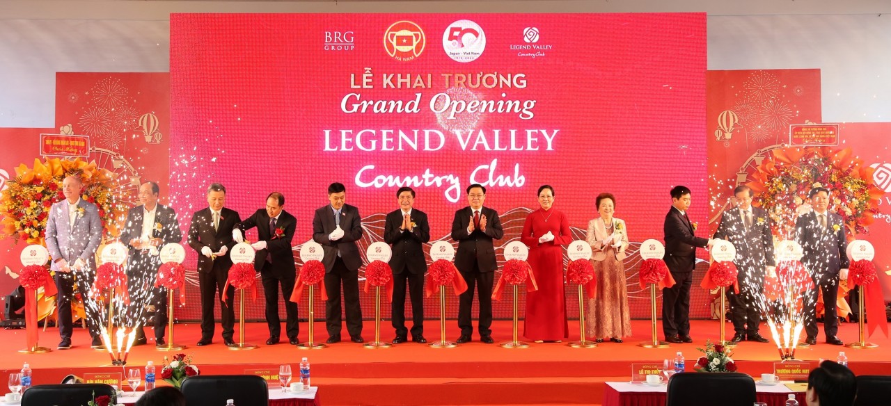 Lễ cắt băng khánh thành Khu phức hợp Thể thao Legend Valley Country Club tại xã Tượng Lĩnh, huyện Kim Bảng, tỉnh Hà Nam. Lễ cắt băng khánh thành Khu phức hợp Thể thao Legend Valley Country Club tại xã Tượng Lĩnh, huyện Kim Bảng, tỉnh Hà Nam.