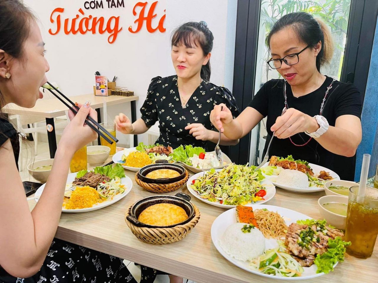 Quán cơm tấm Tường Hân ngày bán hơn 700 suất ở Hà Nội