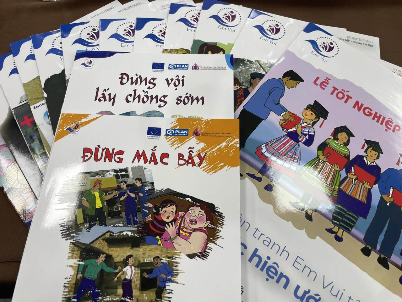 Nâng cao nhận thức cho thanh thiếu niên dân tộc thiểu số về phòng chống tảo hôn và phòng chống mua bán người qua các sản phẩm của Dự án Em Vui