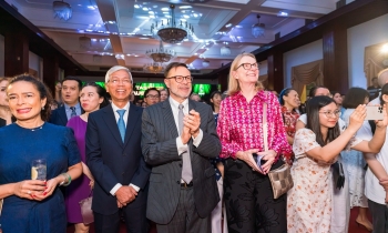 dai su australia tai viet nam noi ve ngoai giao am thuc