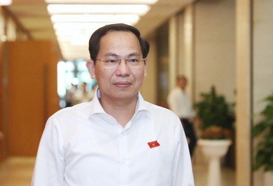 Quốc hội bổ nhiệm và phê chuẩn tân Chủ nhiệm Ủy ban Tài chính - Ngân sách và Bộ trưởng Bộ Tài nguyên và Môi trường