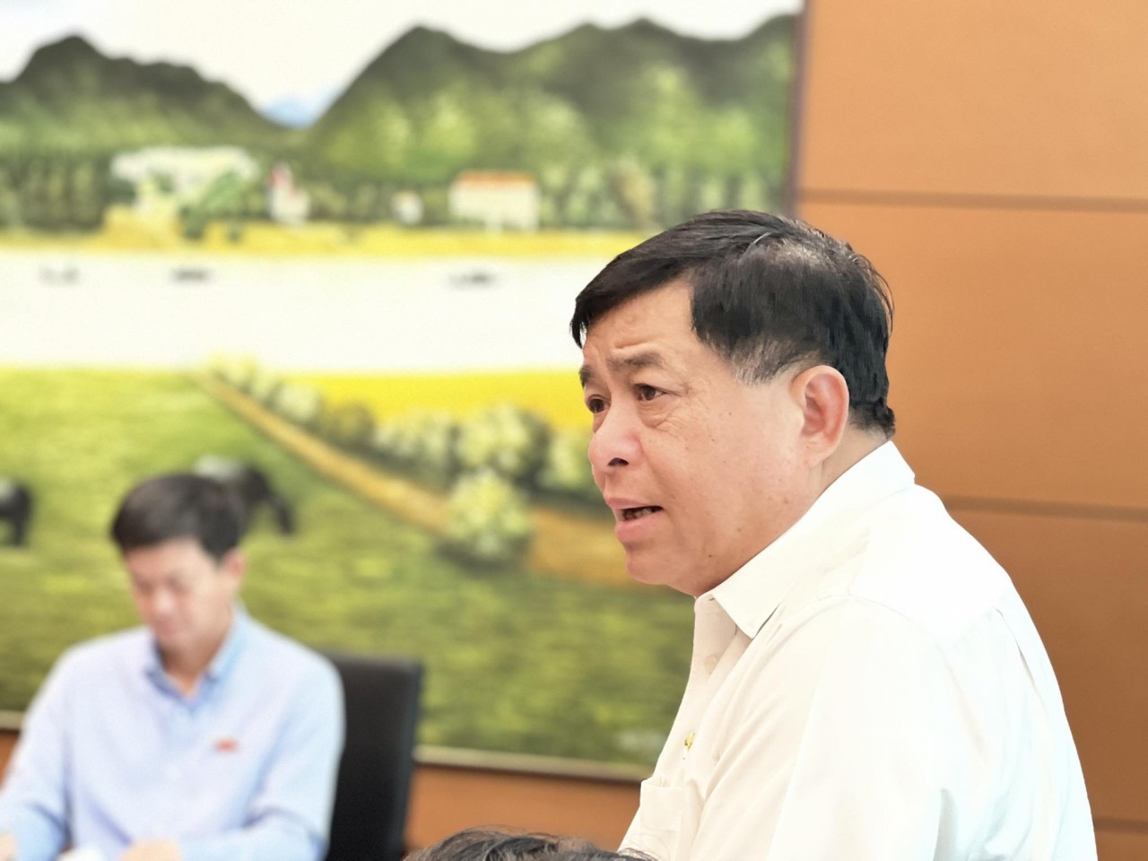 Đại biểu Quốc hội đề nghị Chính phủ tiếp tục cải thiện môi trường kinh doanh, tạo thuận lợi cho doanh nghiệp