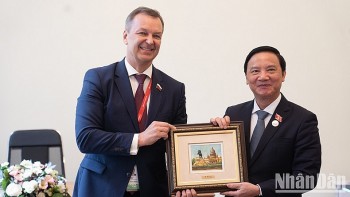 Đề xuất Nga tạo điều kiện thuận lợi hơn trong cấp visa lao động cho người Việt Nam