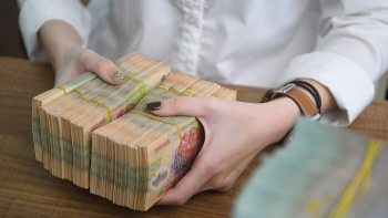 Liên hoàn tác động chính sách, lãi suất cho vay có thể giảm?