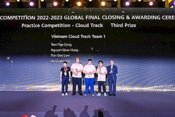 Vượt qua 36 quốc gia, sinh viên Việt Nam giành giải Ba tại cuộc thi công nghệ quốc tế