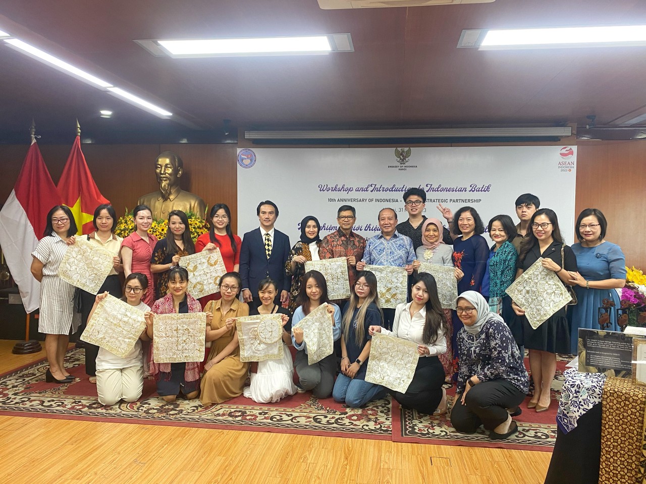 Giới thiệu nghệ thuật nhuộm vải Batik – nét đẹp truyền thống của người Indonesia
