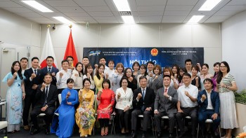 tao moi truong tieng viet cho tre em viet nam o nuoc ngoai