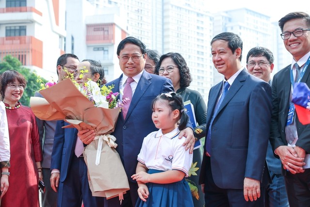 Học tập để Việt Nam không thua kém đất nước nào trên thế giới