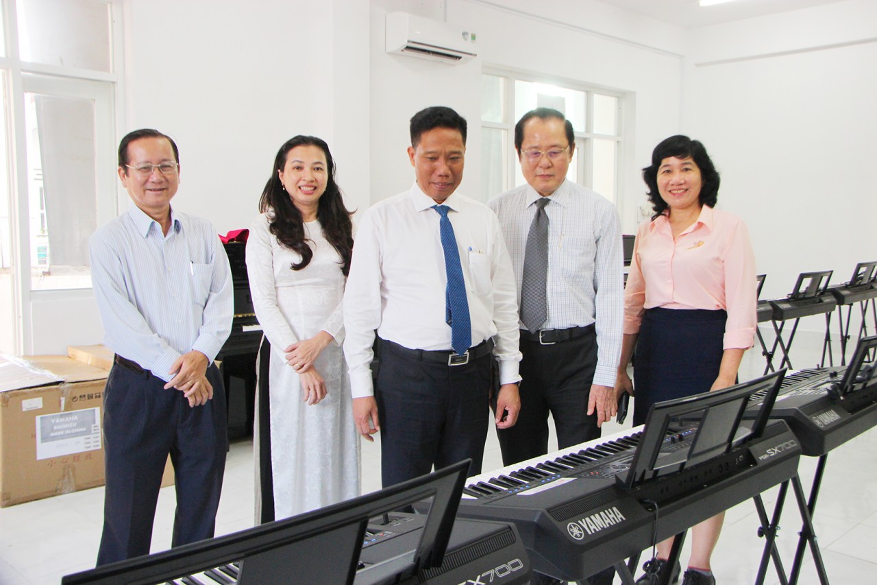 Cần Thơ tiếp nhận gói thiết bị âm nhạc do Chính phủ Nhật Bản viện trợ