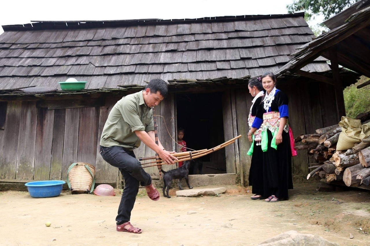 Đi tìm truyền nhân tiếng khèn Mông xứ Nghệ