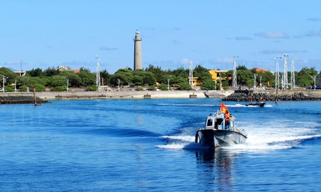 Tuần tra trên biển (Ảnh: KT).