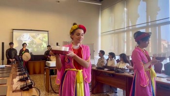 sinh vien italia chia se kinh nghiem hoc tieng viet va tinh cam voi dat nuoc va con nguoi viet nam