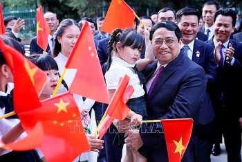 Thủ tướng Phạm Minh Chính gặp gỡ cộng đồng người Việt Nam tại Trung Quốc