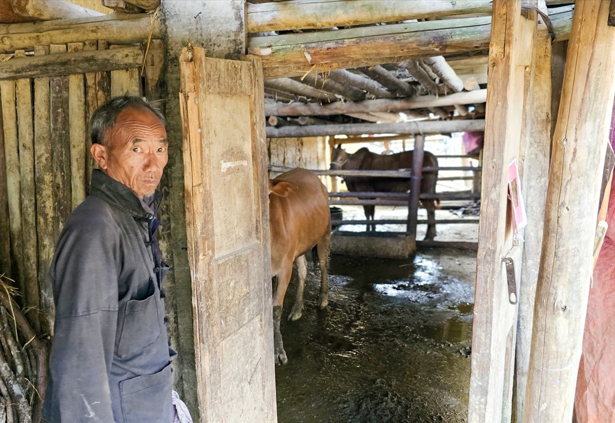Bám đất, bám làng trên miền đất “khát"