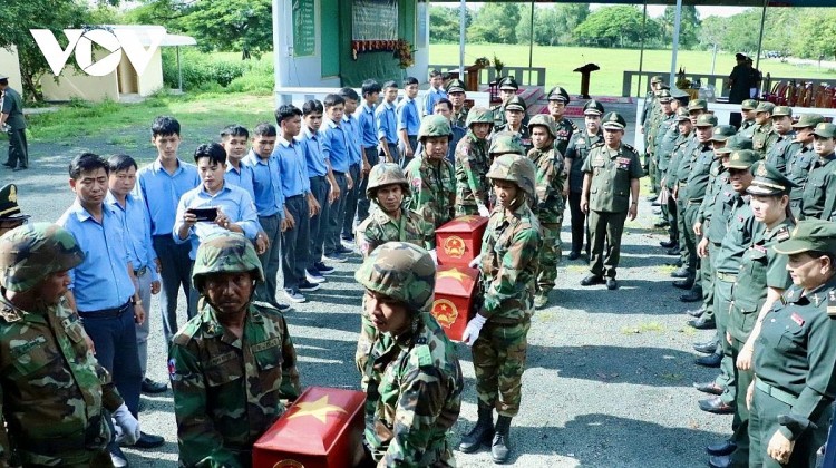 Bàn giao hài cốt quân tình nguyện Việt Nam hy sinh tại Campuchia