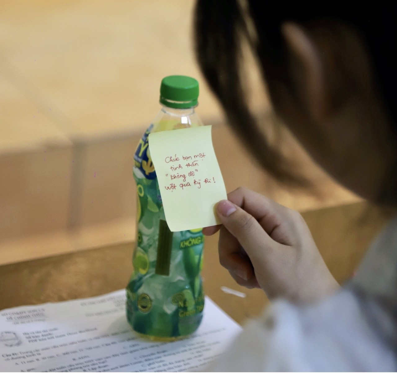 Sĩ tử làm gì để xua tan căng thẳng hiêu quả trước khi vào phòng thi?