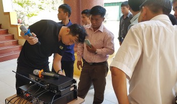 Nghệ An: Bàn giao trang thiết bị tăng âm loa máy cho 15 bản ở huyện biên giới Kỳ Sơn