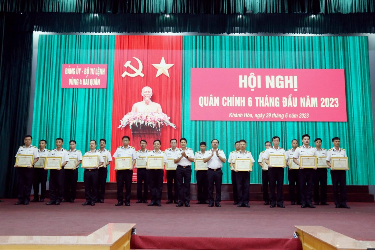 6 tháng đầu năm 2023: 23 đoàn quân dân đi thăm, kiểm tra Nhà giàn DK1