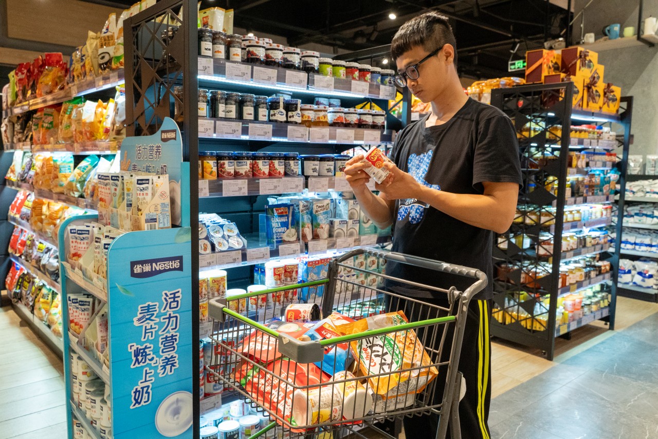 Các sản phẩm sữa đặc Ông Thọ xuất hiện tại nhiều cửa hàng, siêu thị Trung Quốc và dần trở nên quen thuộc hơn với người tiêu dùng Trung Quốc sau 2 năm hiện diện tại đây.