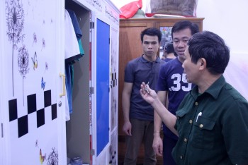Bố mẹ Việt giao 