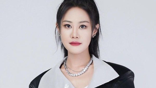 Ca sĩ Mộng Nhiên với ca khúc gây sốt toàn cầu