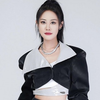 Ca sĩ Mộng Nhiên với ca khúc gây sốt toàn cầu