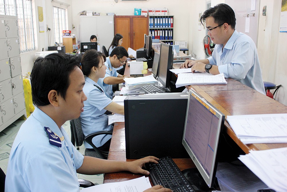 Hướng dẫn thủ tục mang tiền mặt nhập cảnh vào Việt Nam (Ảnh minh họa)