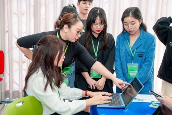 Kết nối, chia sẻ kinh nghiệm khởi nghiệp của Singapore cho doanh nghiệp trẻ Việt Nam